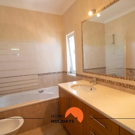 #297 Moderna V3 Com Piscina By Holidays 펜션